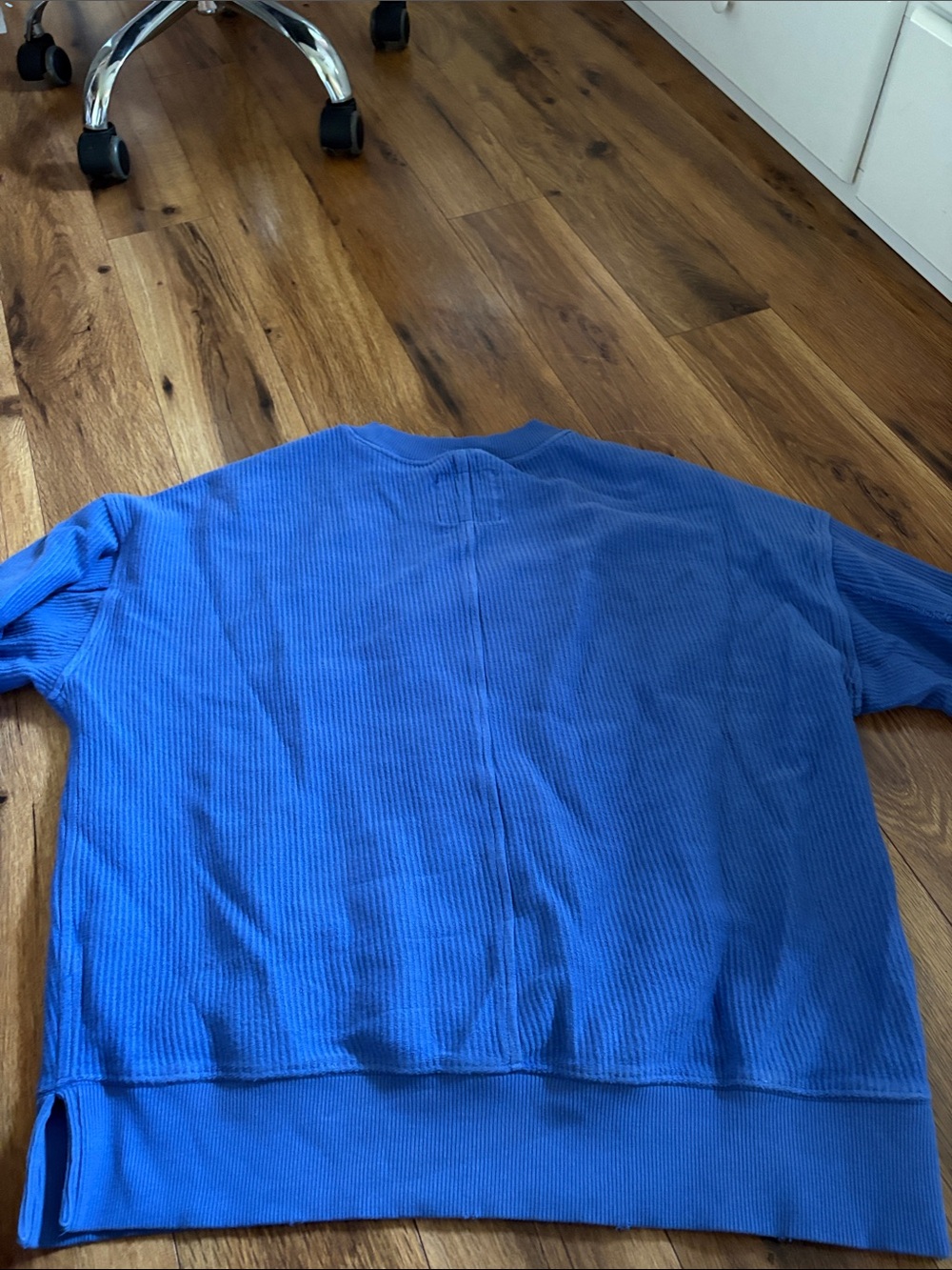 Classic Ribbed Long-Sleeve Sweatshirt - Blue - Picture 3 of 4